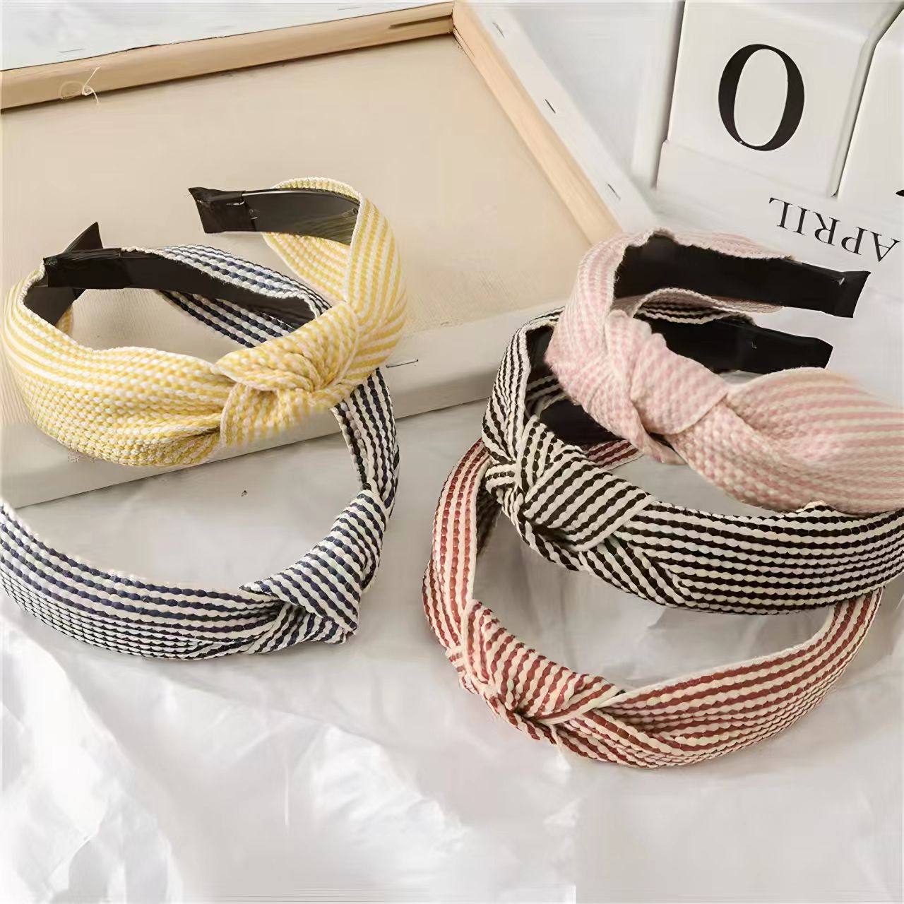 Wide Edged Checkered Headband  - огляд і ціна Headband Summer Knit