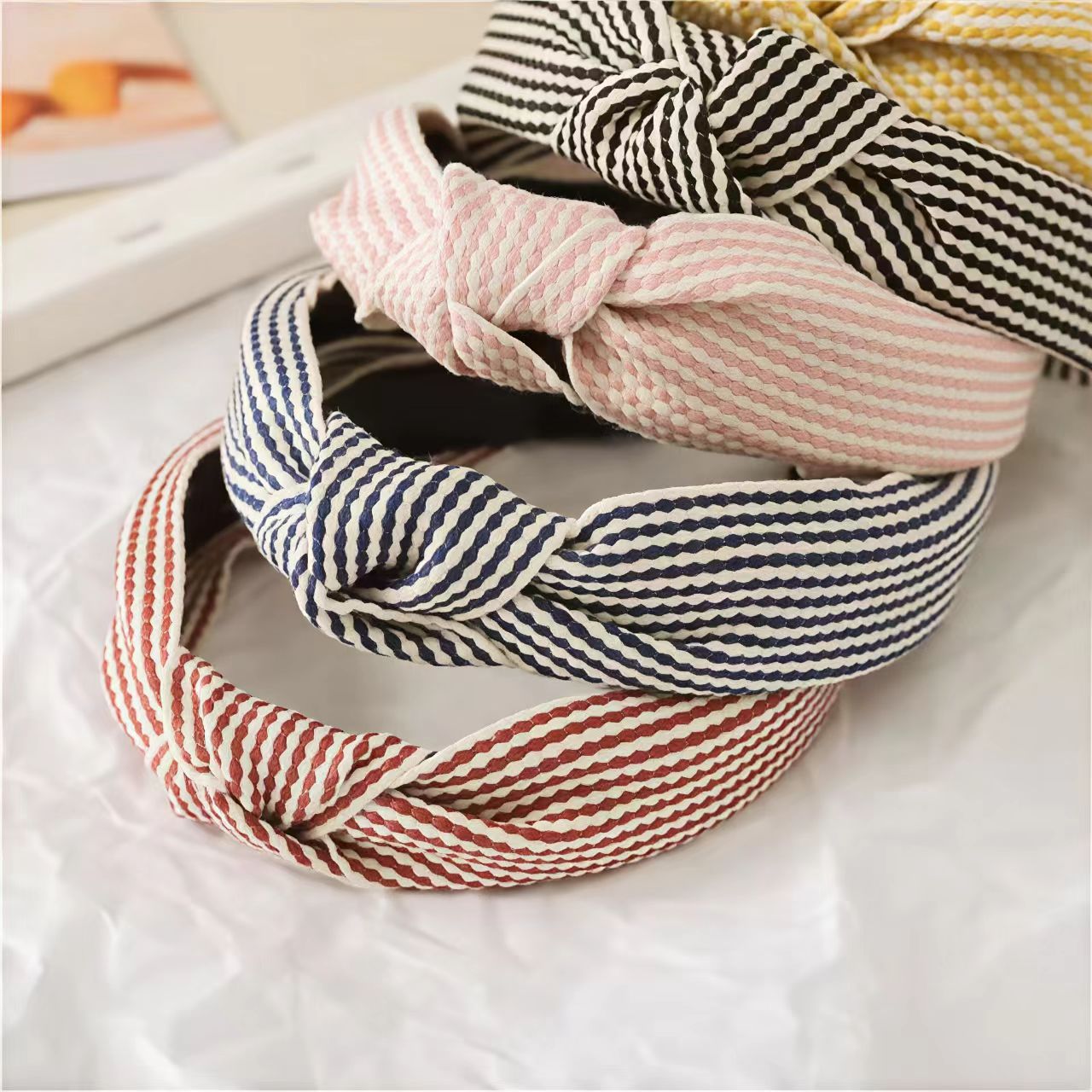 Wide Edged Checkered Headband  - огляд і ціна Headband Summer Knit
